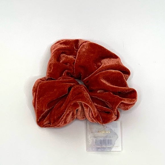 Scunci Extra Large Velvety Scrunchie In Rust Red Orange New - Picture 2 of 13